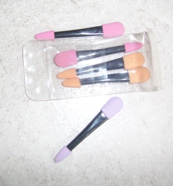 Read more about the article UBU Eyescreams Eye shadow applicators