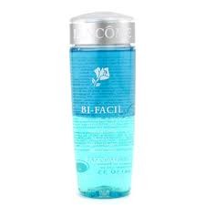 Read more about the article Bi Facil Eye make up remover