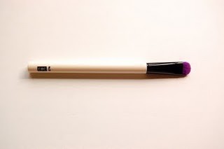 Read more about the article UBU Eyeshadow Smudge Brush