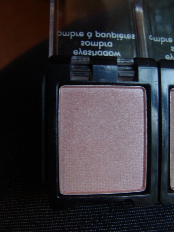 Read more about the article Sally Girl Eyeshadow in Fairy Pink