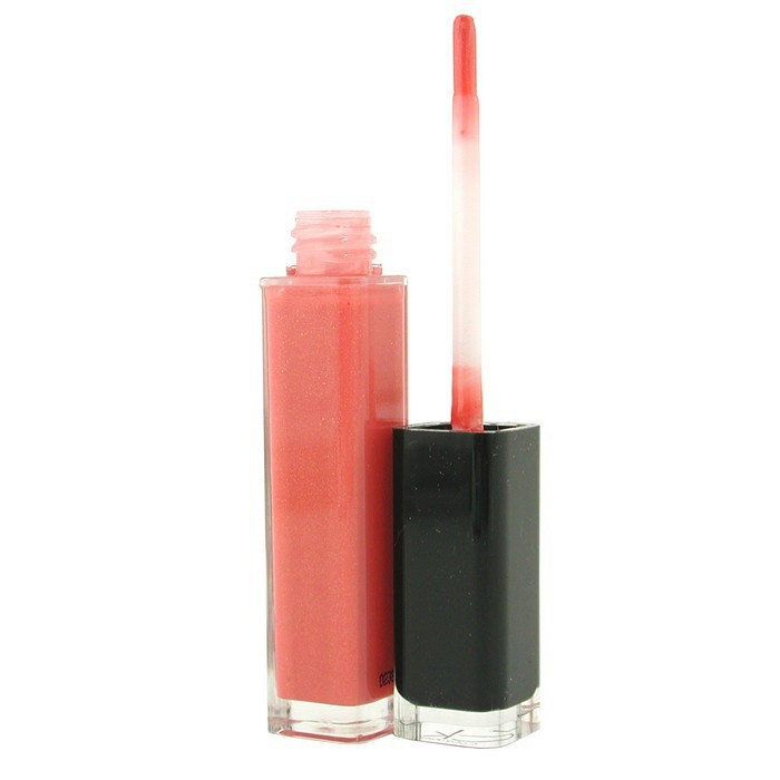 Read more about the article Calvin Klein Fully Delicious sheer plumping gloss in Georgia 207