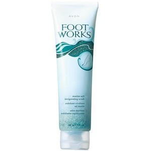 Read more about the article Avon Foot Works marine salts invigorating scub