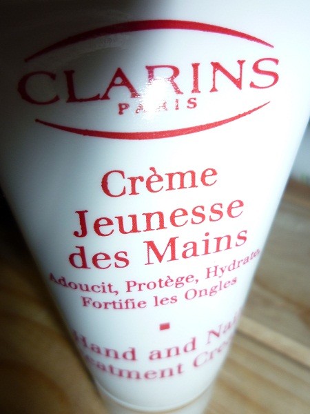 Read more about the article Clarins Hand and Nail Treatment Cream