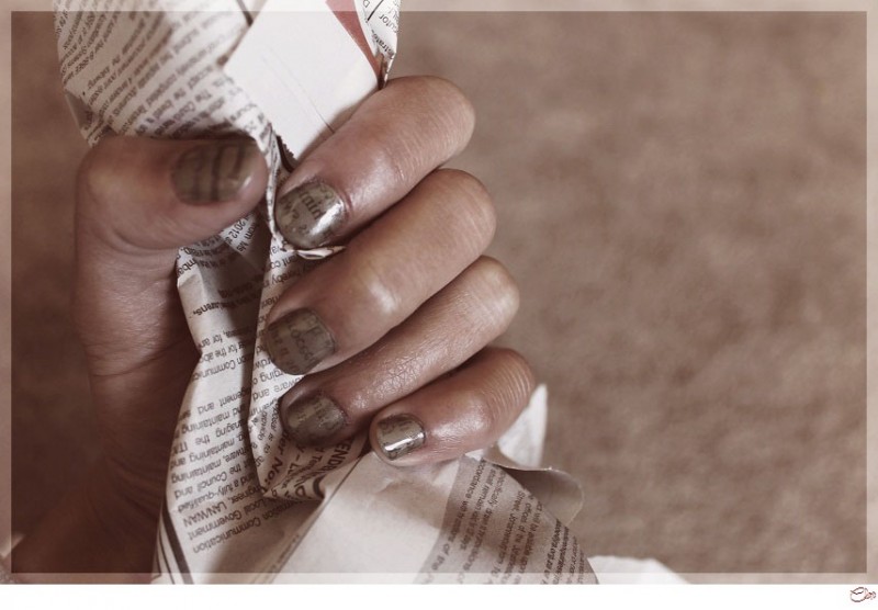 Read more about the article Newspaper Nail Art