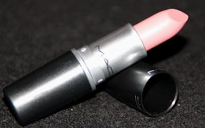 Read more about the article MAC Lipstick in Creme Cup