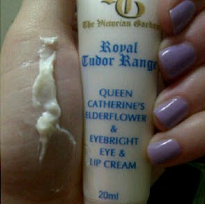 Read more about the article Queen Catherine’s elderflower & eyebright eye & lip cream