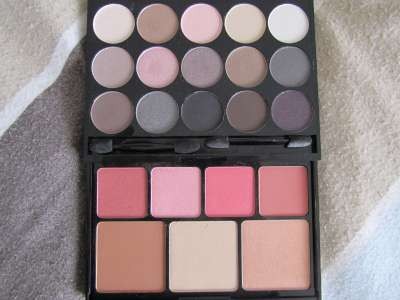 Read more about the article NYX Butt Naked Eye Palette