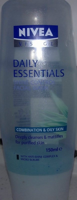 Read more about the article Nivea Visage Shine Control face wash