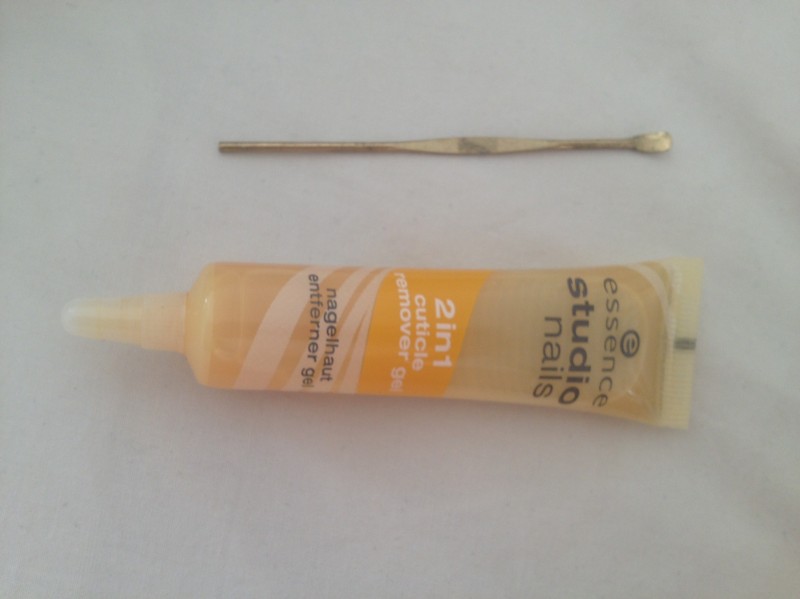 Read more about the article Essence 2n1 Cuticle Remover