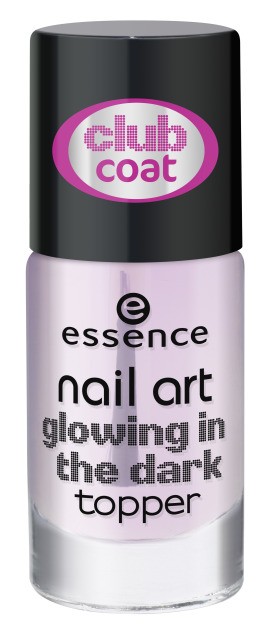 Read more about the article nail art glowing in the dark topper