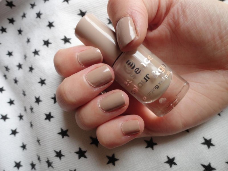 Read more about the article Essence Nude It Nail Polish