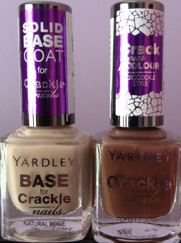 Read more about the article Crackle Nails