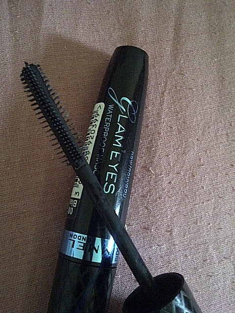 Read more about the article Rimmel glam’eyes waterproof mascara