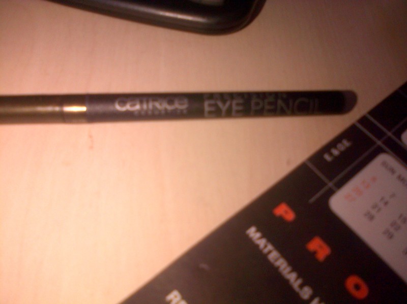 Read more about the article Precision eye pencil