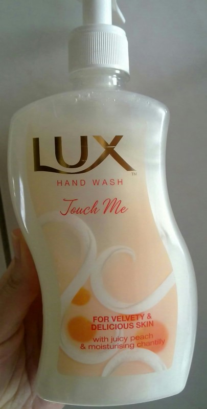 Read more about the article Lux Touch Me Handwash