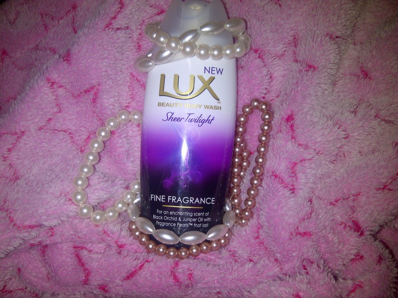 Read more about the article LUX Sheer Twilight Beauty Body Wash