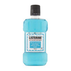 Read more about the article Listerine Anti-Bacterial Mouthwash in Cool Mint