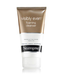 Read more about the article My Review: Neutrogena Visibly Even Foaming Cleanser