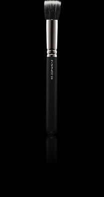 Read more about the article MAC 130 short duo fibre brush