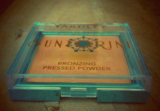 Read more about the article Yardley’s Suntorini Pressed Bronzing Powder  in Sunset Glow