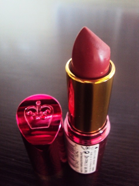 Read more about the article Rimmel Colour Show off Lipstick in 250 Stare at me