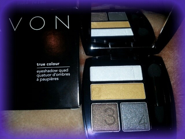 Read more about the article Avon Metal Eyes Eyeshadow Quad and Avon Primer in Light Beige