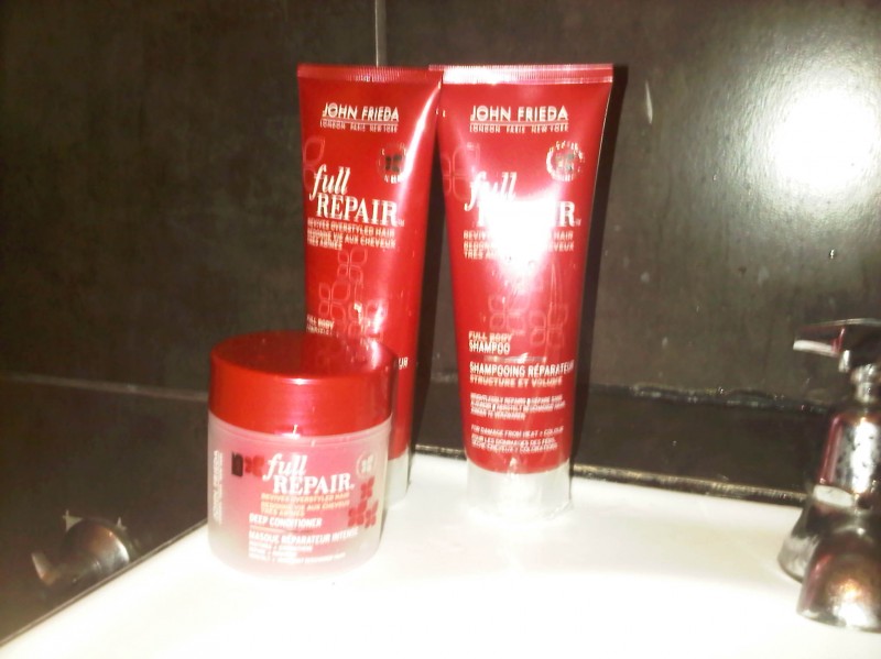 Read more about the article First day using my John Freida Full Repair Shampoo, Conditioner and Deep Conditioner