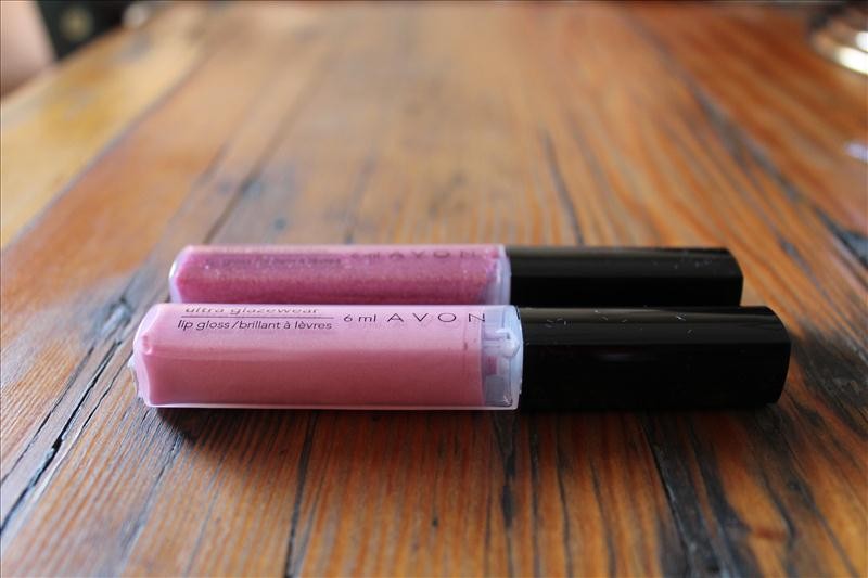 Read more about the article Avon Ultra Glazewear Lipgloss in Rave and Iced Pink