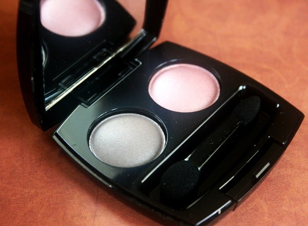 Read more about the article AVON TRUE COLOUR  EYESHADOW DUO