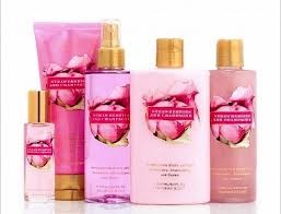 Read more about the article Victoria’s Secrets Strawberry & Champagne collection