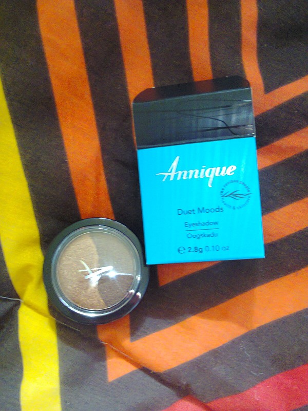 Read more about the article Annique Duet Eyeshadow