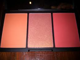 Read more about the article Sleek Makeup Blush by 3 in Lace 367