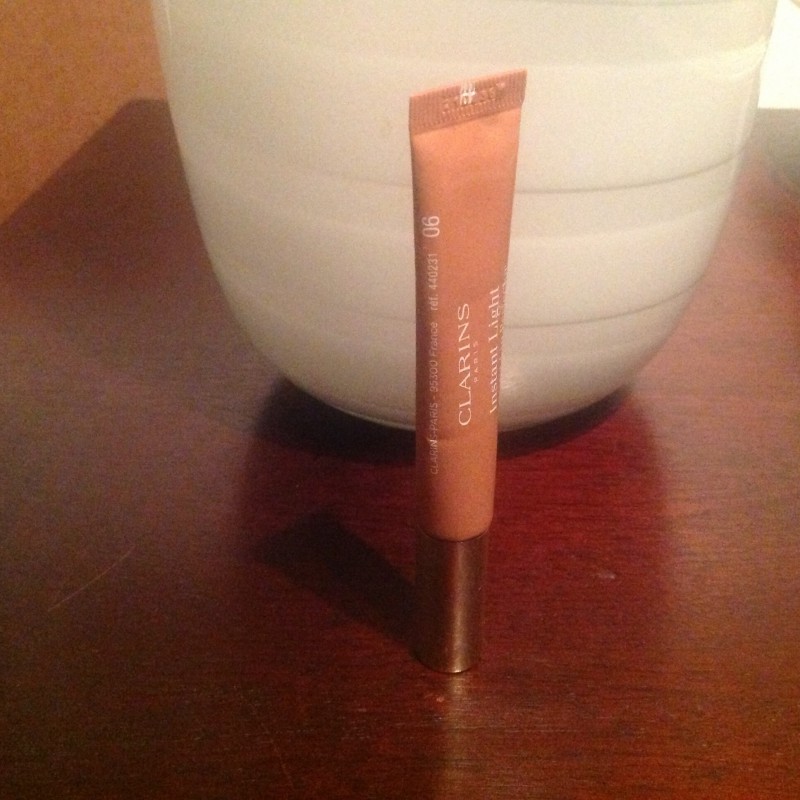 Read more about the article Clarins Instant Light Natural Lip Perfector