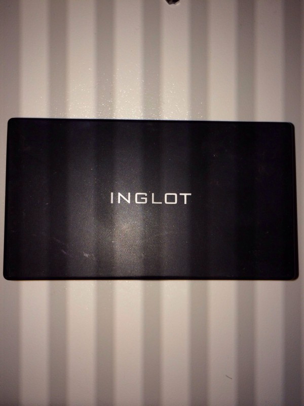 Read more about the article Inglot Eyeshadows freedom trio palette