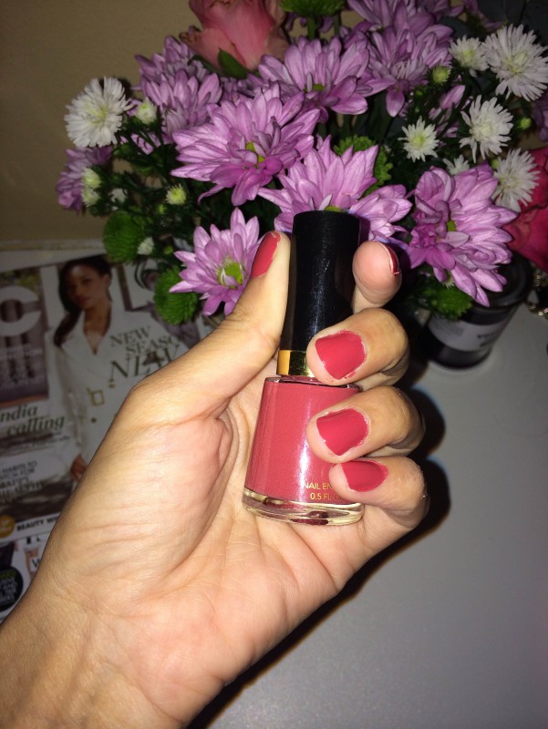 Read more about the article Revlon Nail Enamel Color 922 Toast OF New York