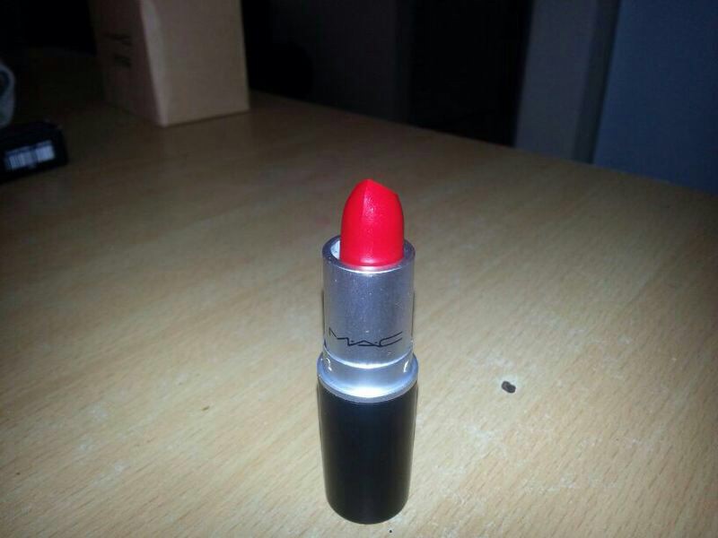 Read more about the article MAC Lipstick In Red