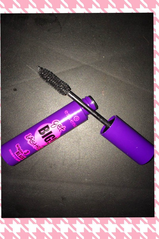 Read more about the article Essence Get Big Lashes! Triple Black Mascara