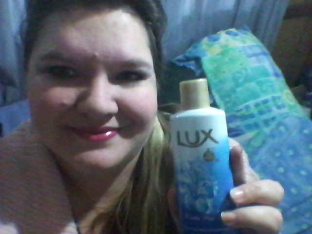 Read more about the article Lux Wake me up body wash