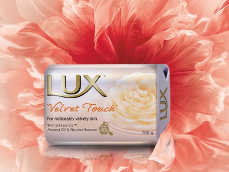 Read more about the article LUX Velvet Touch Soap Bar