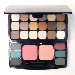 Read more about the article NYX bohemian chic palette