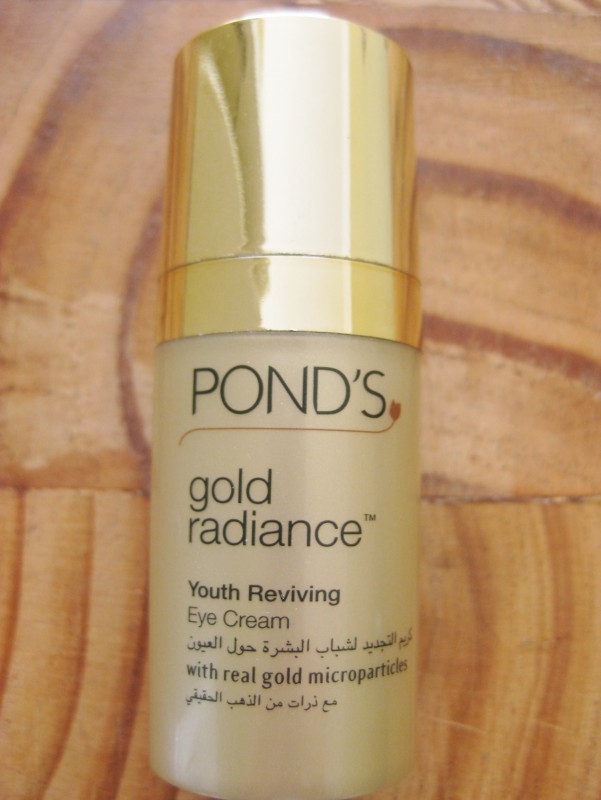 Read more about the article Pond’s Gold Radiance Eye cream