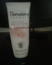 Read more about the article Himalaya Herbals Gentle Exfoliating Apricot Scrub