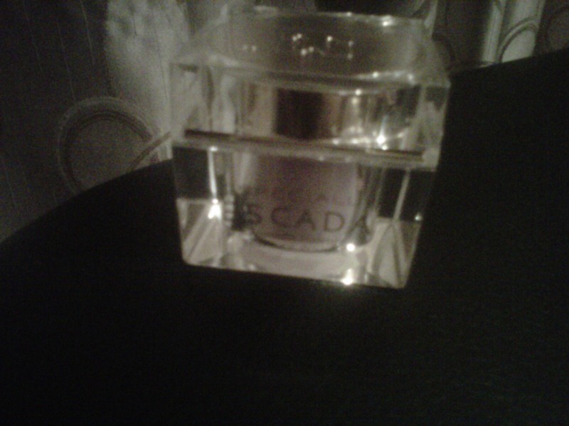 Read more about the article Especially Escada Shimmer Powder