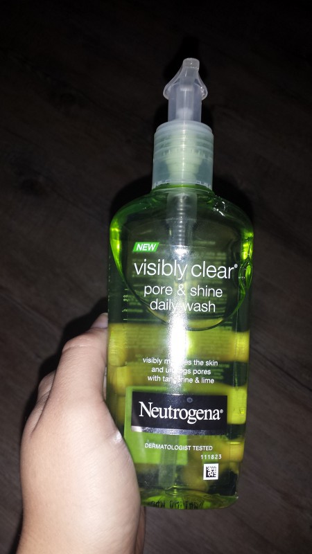 Read more about the article Neutrogena Visibly clear Pore & Shine Daily wash review