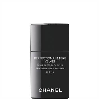 Read more about the article Chanel Perfection Lumiere Velvet Foundation