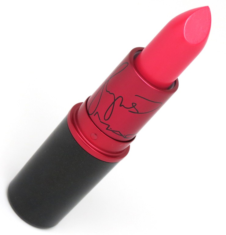 Read more about the article MAC VIVA GLAM Miley Cyrus Lipstick