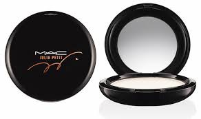 Read more about the article MAC Julia Petit Prep+Prime Transparent Fixing Powder Compact