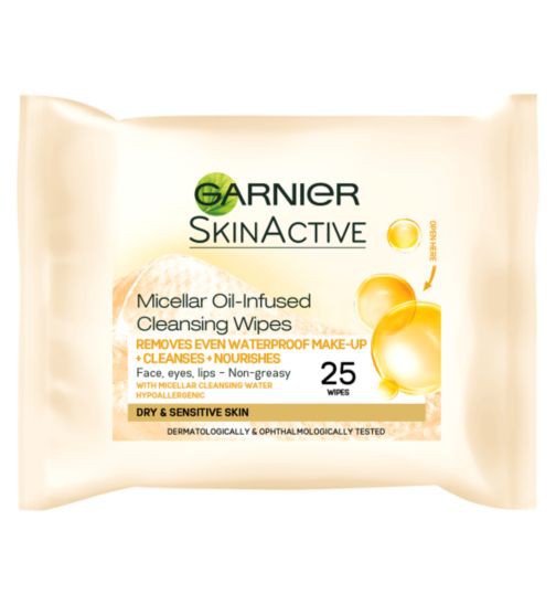 Read more about the article Garnier SkinActive Micellar Oil-infused cleansing wipes