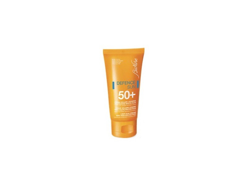 Read more about the article BioNike Defence Sun 50+ very high protection sun lotion