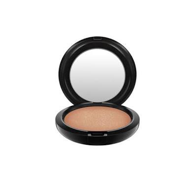 Read more about the article MAC Bronzing Powder in Matte